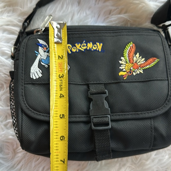 Pokemon Vintage Gameboy Game Carrying Case
Nintendo Authentic W/ Crossbody Strap - Picture 13 of 14